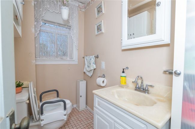 101 Collins St, House other with 3 bedrooms, 2 bathrooms and 6 parking in Attleboro MA | Image 13