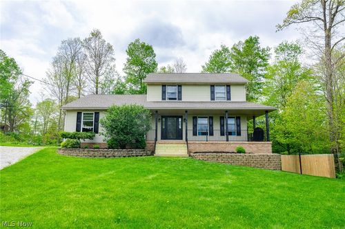 15157 Wynncrest Rd Sw, Navarre, OH, 44662-8210 | Card Image