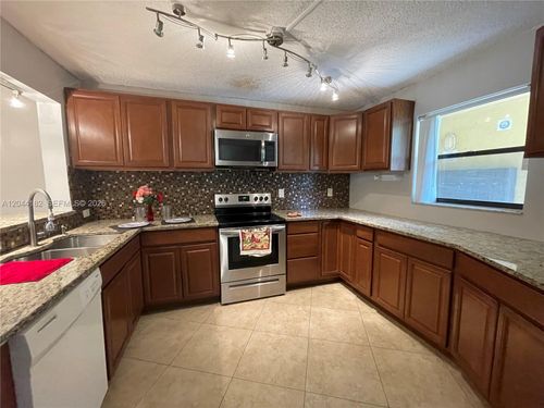 3106-9044 Nw 28th Dr, Coral Springs, FL, 33065-5700 | Card Image