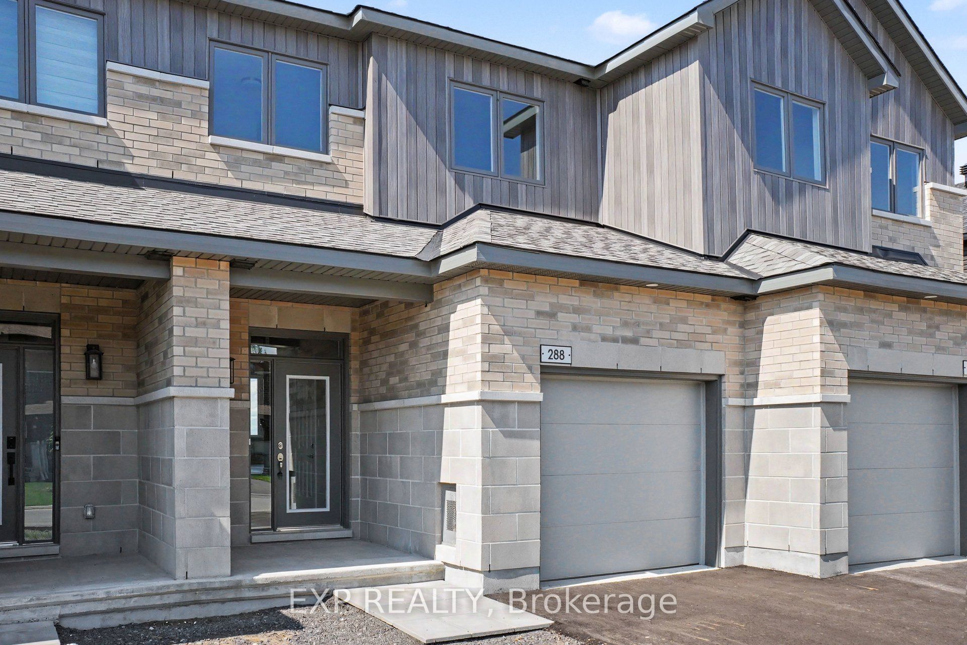 Residential Lease in Russell 2