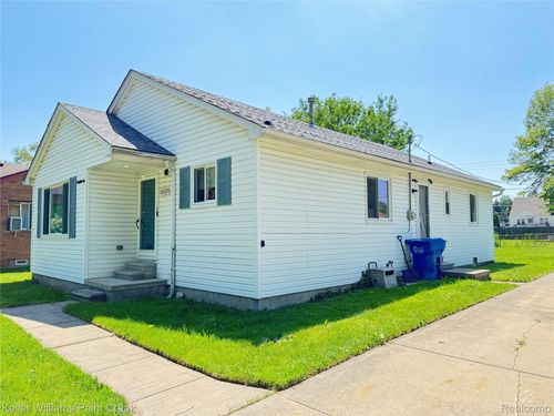 20839 Sunset Ave, Warren, MI, 48091-4672 | Card Image