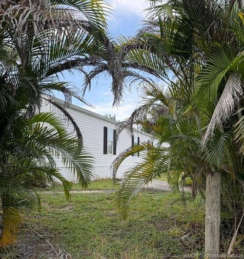 8423 Sandy Ln, Hobe Sound, FL, 33455-4521 | Card Image