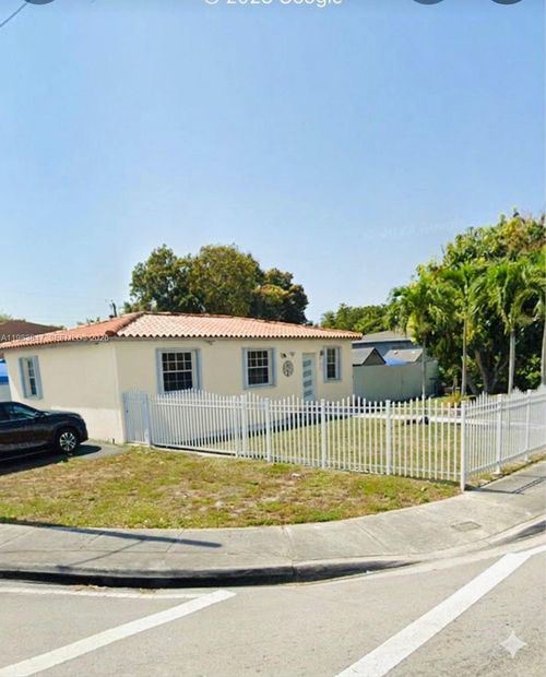 290-290 E 65th St, Hialeah, FL, 33013-1051 | Card Image