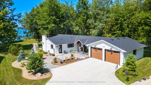 5168 Lakeshore Rd, Town Of Plympton Wyoming, ON, N0N1J6 | Card Image