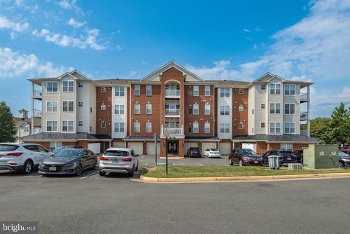 unit-301-9712 Handerson Pl, MANASSAS PARK, VA, 20111-7035 | Card Image
