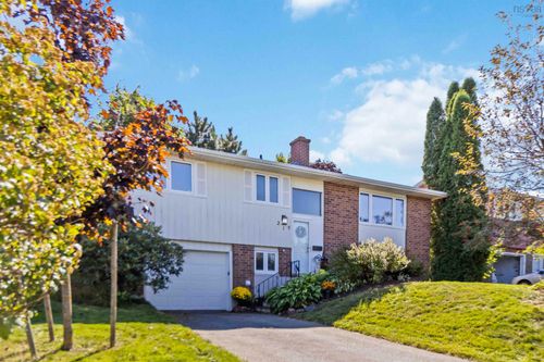 215 Colby Dr, Dartmouth, NS, B2V1K2 | Card Image