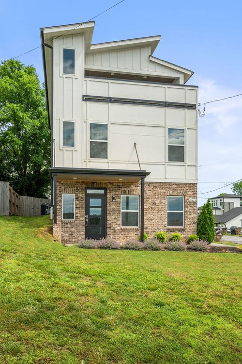 56 Twin St, Nashville, TN, 37209-1861 | Card Image