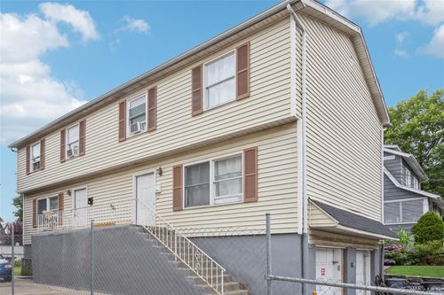 148 Lincoln Ave, New Rochelle, NY, 10801-3917 | Card Image