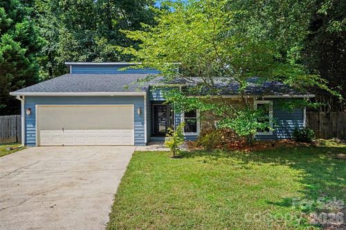 9201 Aylesbury Ln, Mint Hill, NC, 28227-0404 | Card Image