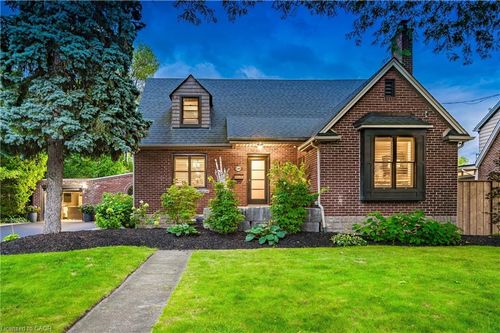 1390 Halifax Pl, Burlington, ON, L7S1J6 | Card Image