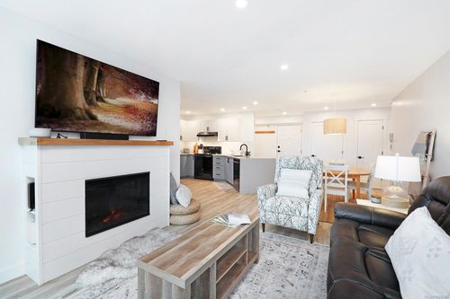 212-1320 Henry Rd, Courtenay, BC, V0P1N0 | Card Image