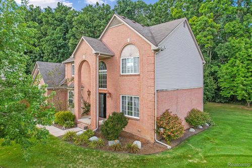 30182 Magnolia Drive, Lyon Charter Township, MI, 48165 | Card Image