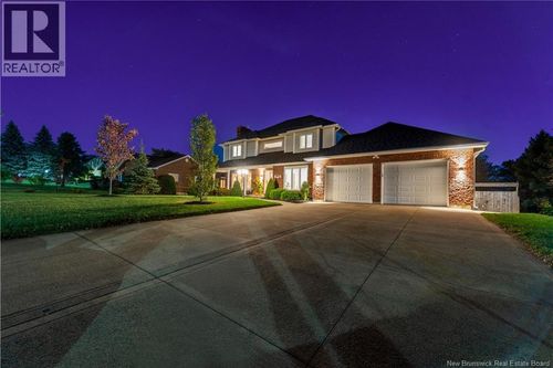 {{alt}} | Card Image