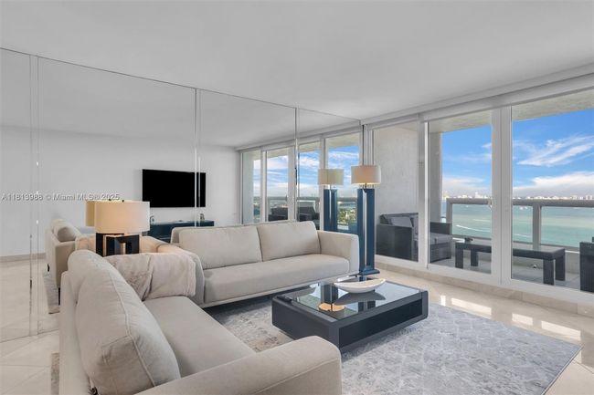 APT-3332 - 1717 N Bayshore Dr, Condo with 2 bedrooms, 2 bathrooms and null parking in Miami FL | Image 11