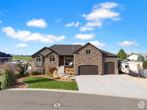 4863 Jacquelyn Park Ln, Taylor, UT, 84401-4512 | Card Image