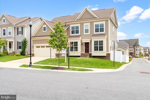 829 Holden Rd, FREDERICK, MD, 21701-3412 | Card Image