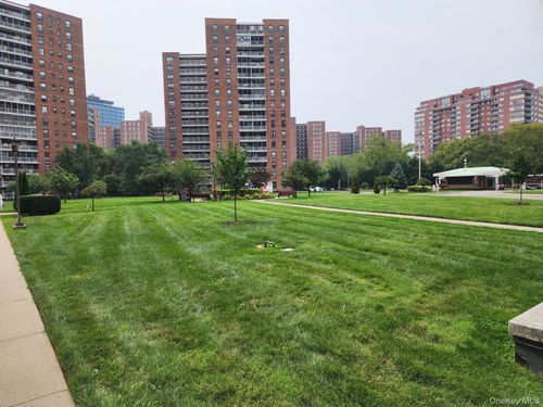apt-11b-61 98th St, Rego Park, NY, 11374-1424 | Card Image