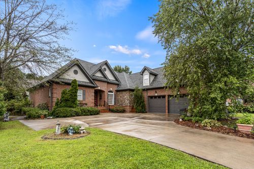 8355 Rambling Rose Dr, Ooltewah, TN, 37363-7122 | Card Image