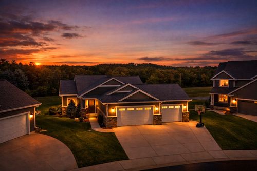 695 Marcus Pl Ne, Byron, MN, 55920-3806 | Card Image