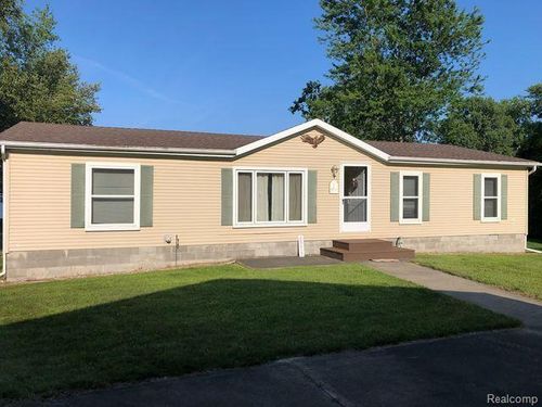 3867 S Lakeshore Rd, Harbor Beach, MI, 48441-8978 | Card Image