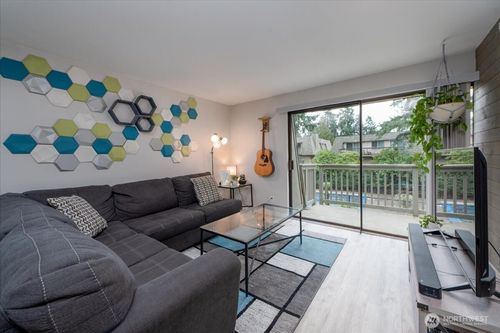 apt-3710-1400 153rd Ave Ne, Bellevue, WA, 98007-4464 | Card Image