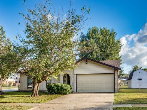 301 Springwillow Rd, Burleson, TX, 76028-4507 | Card Image