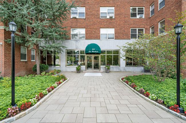 Recently redone courtyard entry | Image 18