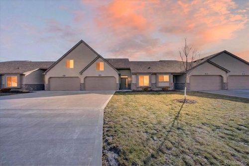 31005 Gregory St, Grand Blanc, MI, 48439-7213 | Card Image