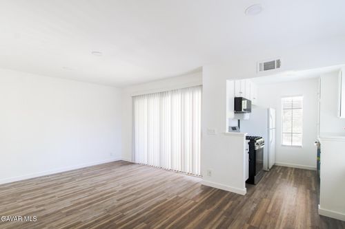 apt-96-2554 Olive Dr, Palmdale, CA, 93550-4424 | Card Image