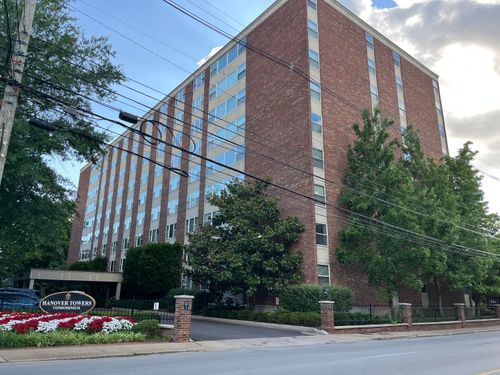 2m-101 S Hanover Avenue, Lexington, KY, 40502 | Card Image