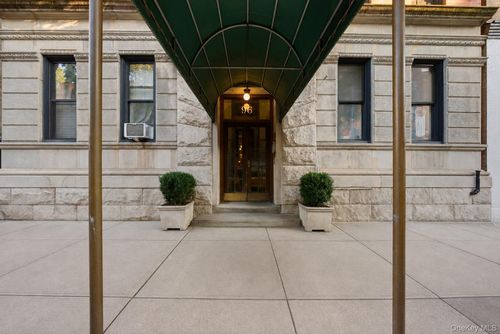 b5c-96 Perry St, New York, NY, 10014-5502 | Card Image