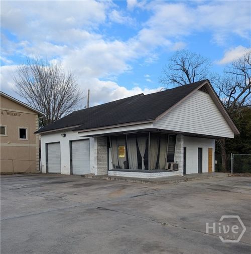 3912 Waters Ave, savannah, GA, 31404-6211 | Card Image