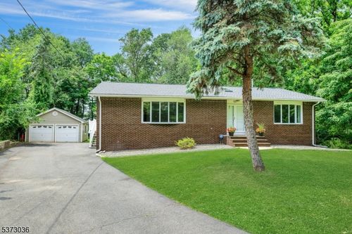 53 Pier Ln, Fairfield, NJ, 07004-2110 | Card Image