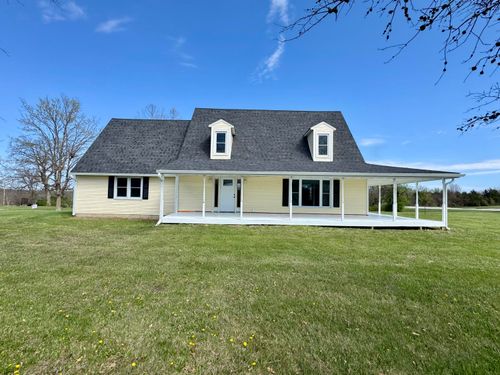 18350 N Highway 124, Centralia, MO, 65240-3801 | Card Image