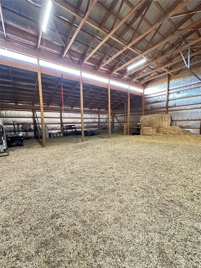 hay storage area | Image 18