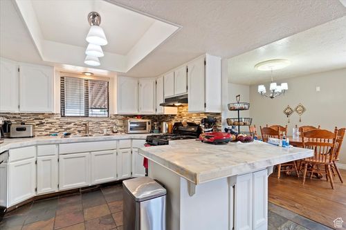 626 800, Clinton, UT, 84015-9456 | Card Image
