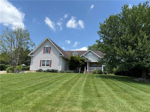 230 Crago Ave, Waynesburg, PA, 15370-3402 | Card Image