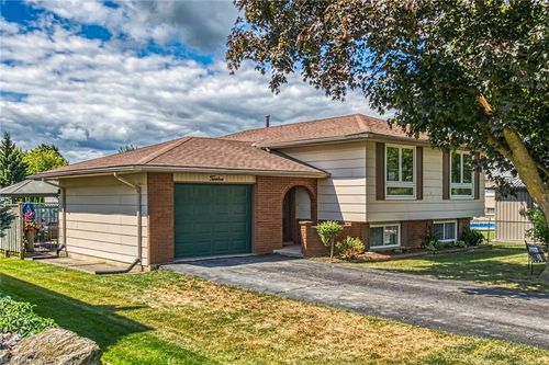 12 Athens St, Hagersville, ON, N0A1H0 | Card Image