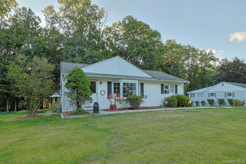 68 Westwood Dr, Newburgh, NY, 12550-8325 | Card Image