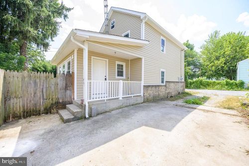 623 Virginia Ave, MARTINSBURG, WV, 25401-2127 | Card Image