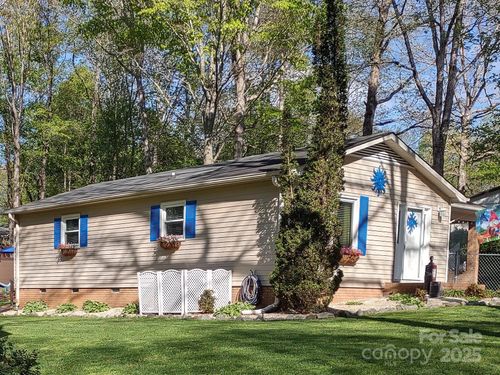3917 22nd St Ne, Hickory, NC, 28601-7447 | Card Image