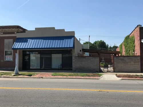 103 W Franklin St, Sesser, IL, 62884-1456 | Card Image