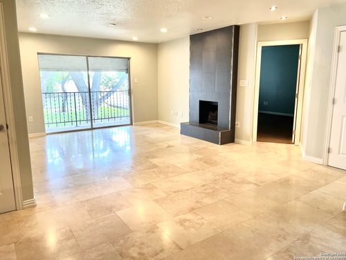 unit-d8-551 Terminal Loop Rd, McQueeney, TX, 78123-3270 | Card Image