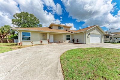 822 Diane Circle, House other with 3 bedrooms, 3 bathrooms and null parking in Englewood FL | Image 1