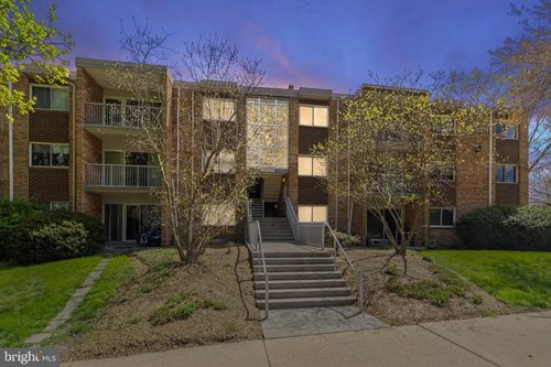 2116-8000 Le Havre Pl, FALLS CHURCH, VA, 22042-1155 | Card Image
