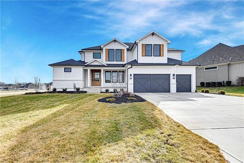 11327 W 170th Ter, Overland Park, KS, 66221-8909 | Card Image