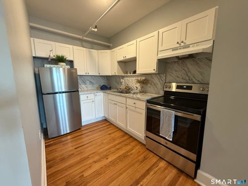 187 Bank Street, New London, CT, 06320 | Card Image