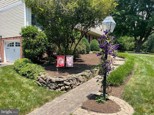 531 S Nursery Ave, PURCELLVILLE, VA, 20132-3210 | Card Image