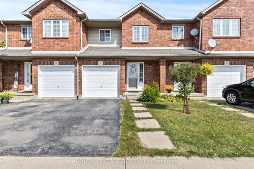 11-1860 Upper Gage Ave, Hamilton, ON, L8W3Y6 | Card Image