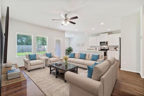 2274 Strong Horse Dr, Conroe, TX, 77301-2278 | Card Image